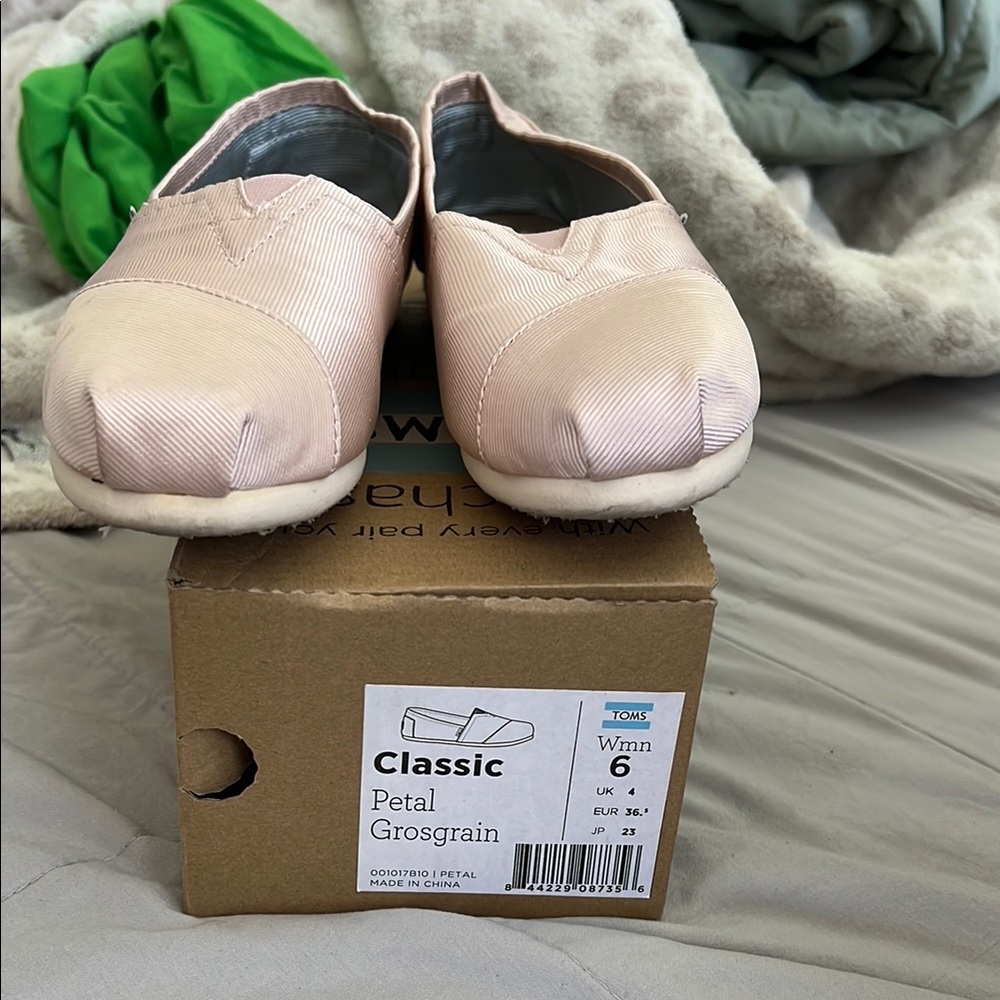 Toms Women's Classic Pink Grosgrain Flats
